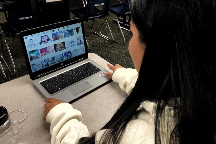 Sophomore Sahira Carino cant decide whether to watch her anime subbed or dubbed..