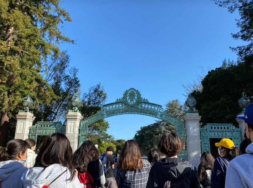 40 SAUSD students enter the University of Berkeley through Sather Gate as part of Day 2 of the Spring 2022 College Tours.